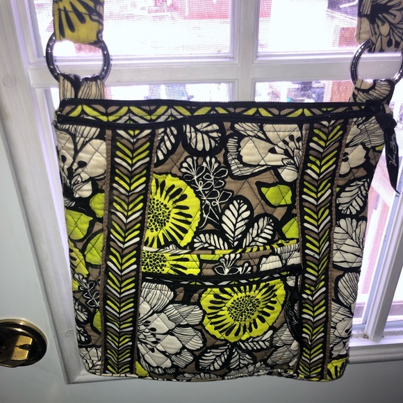 Vera Bradley Handbags - Large Crossbody Vera Bradley Bag